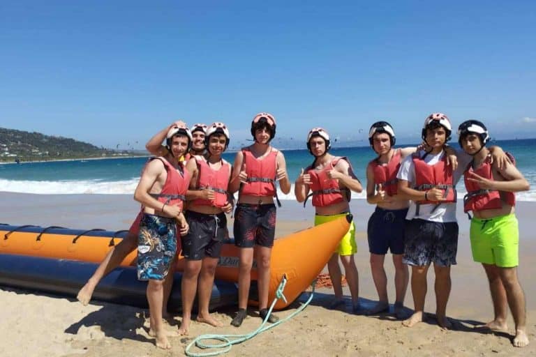 Campamentos de verano para adolescentes en la playa de Tarifa de la mano de Tarifa Kitesurf Camp
