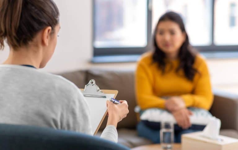 IPSIA Psicología pone a disposición un servicio de psicólogo online especializado en ansiedad y adicciones