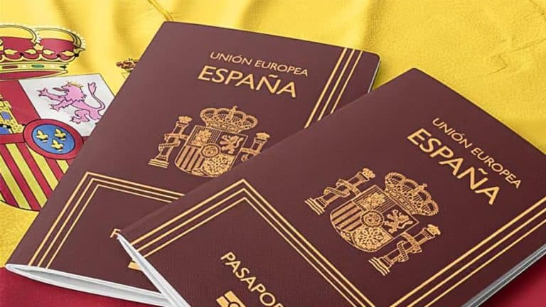 El Gobierno asegura que no hay reclamaciones por pérdida de vuelo por colas en los controles de pasaporte