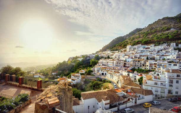 Los 8 pueblos blancos más espectaculares de Málaga en primavera