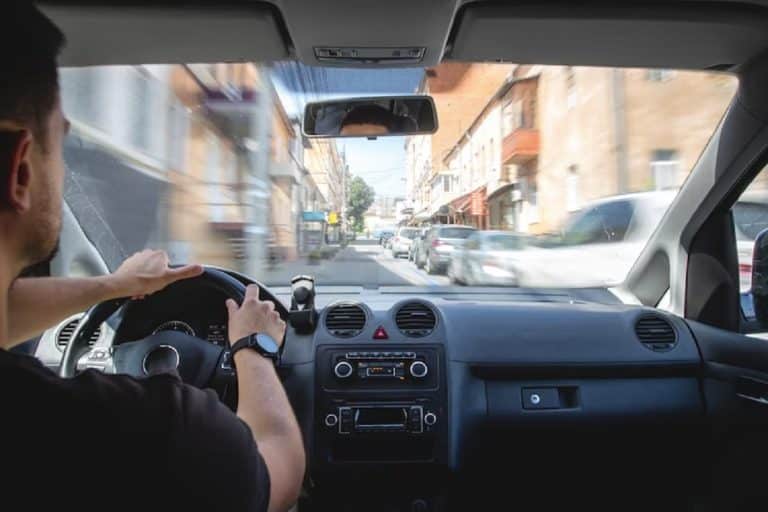 Conductor condenado por temeridad al volante