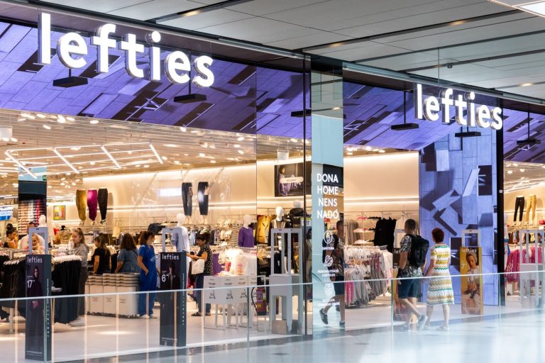 Las mejores camisetas para el día a día de Lefties que solo cuestan 4 euros