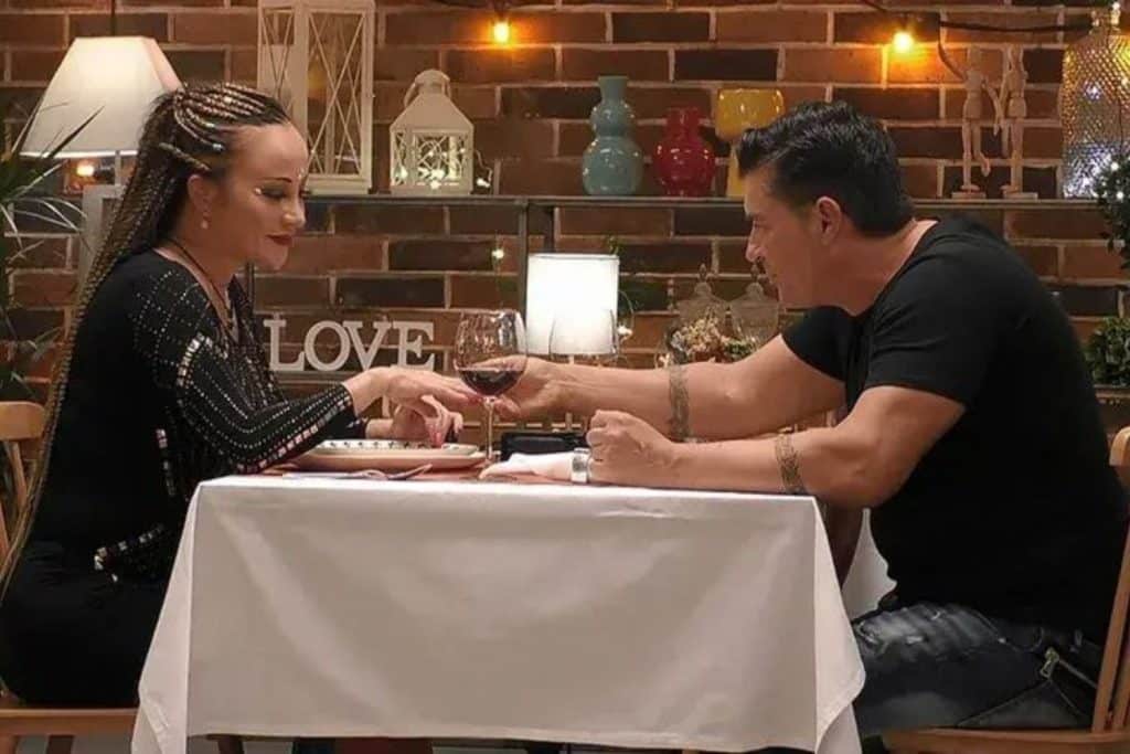 Sube La Temperatura Con Esta Cita De 'First Dates': &Quot;Yo He Roto Tres Camas Ya&Quot;