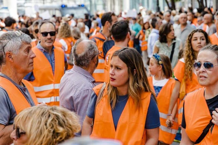 Podemos ve el trato a Bolaños el Dos de Mayo una muestra de «mala educación» y uso «patrimonialista» de instituciones