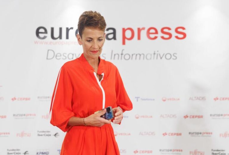 Chivite dice que es «estrictamente legal» que haya condenados por ETA en las listas de Bildu, aunque no le gusta