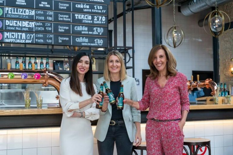 Cruzcampo lanza al mercado ‘Tremenda’, una cerveza «con todo el carácter y la mitad de alcohol»