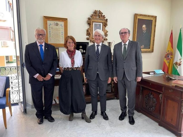 Ángel Gabilondo: «Según tratemos a los niños y a los mayores estamos mostrando qué tipo de sociedad somos»