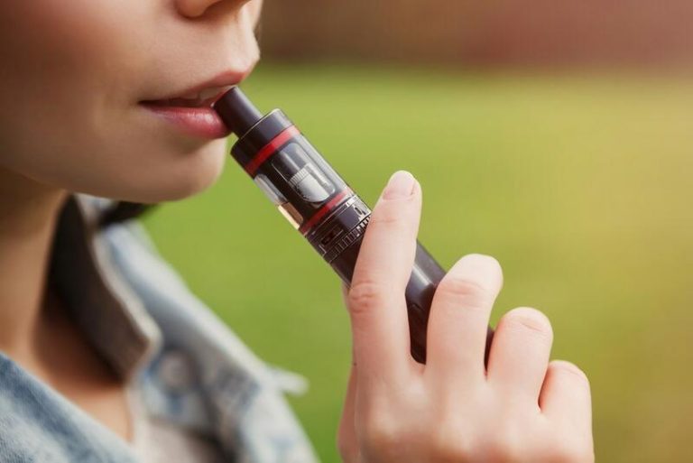 Farmacéuticos alertan de los riesgos de los vapeadores para la salud: «Plantea un motivo de preocupación»