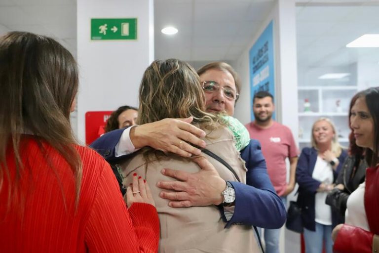 Vara destaca que «va a intentar gobernar» porque ha ganado las elecciones, y si no, iniciará su relevo en el PSOE