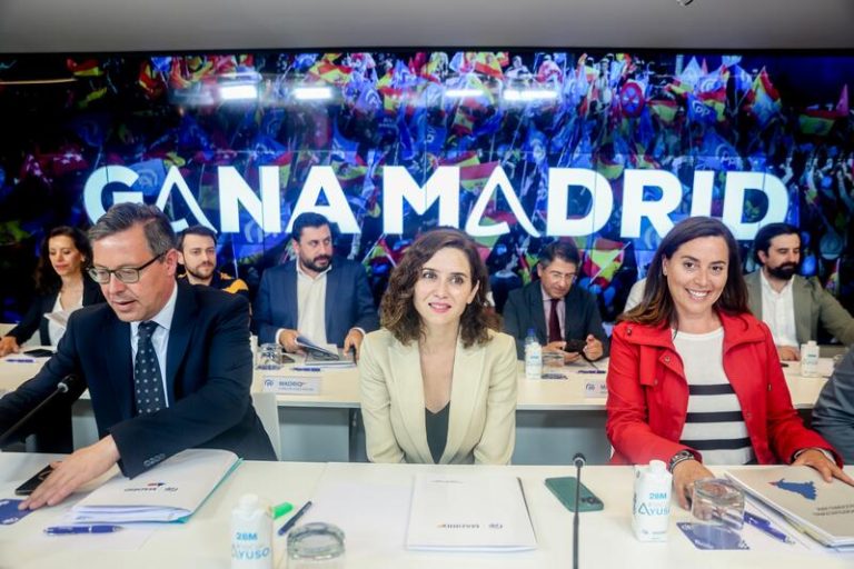 Ayuso pide una alta participación ante unas elecciones convocadas por Sánchez «a traición» y «a la desesperada»
