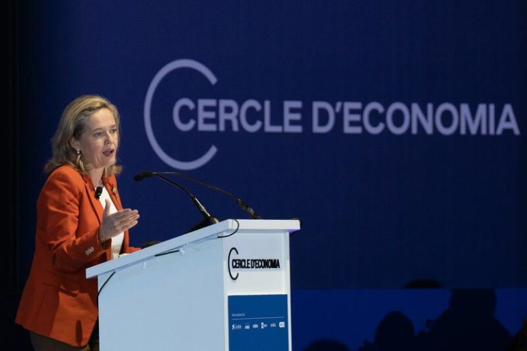Calviño cree que el procés impidió que Cataluña «aprovechase plenamente» la fase de crecimiento previa a la pandemia