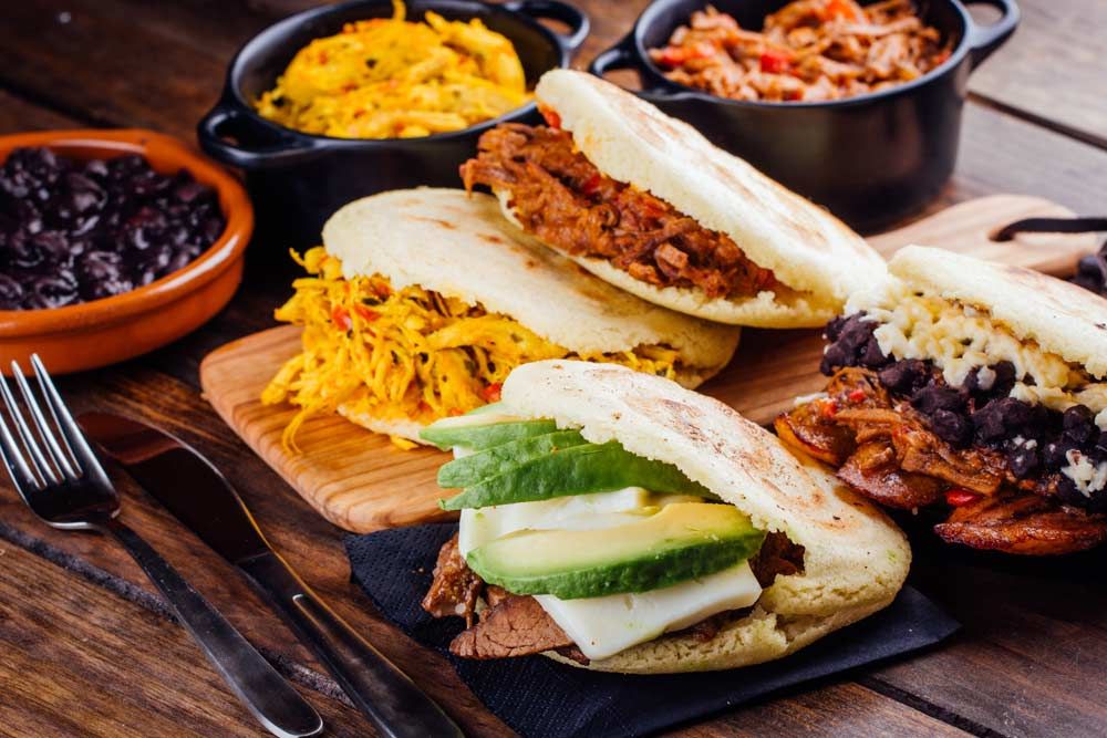 Algunos De Los Rellenos O Acompañantes Más Populares De La Arepa Venezolana
