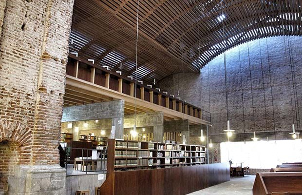 Biblioteca De Las Escuelas Pías