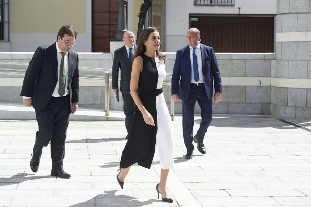 El Truco De La Reina Letizia Para Unos Brazos Fuertes Y Definidos