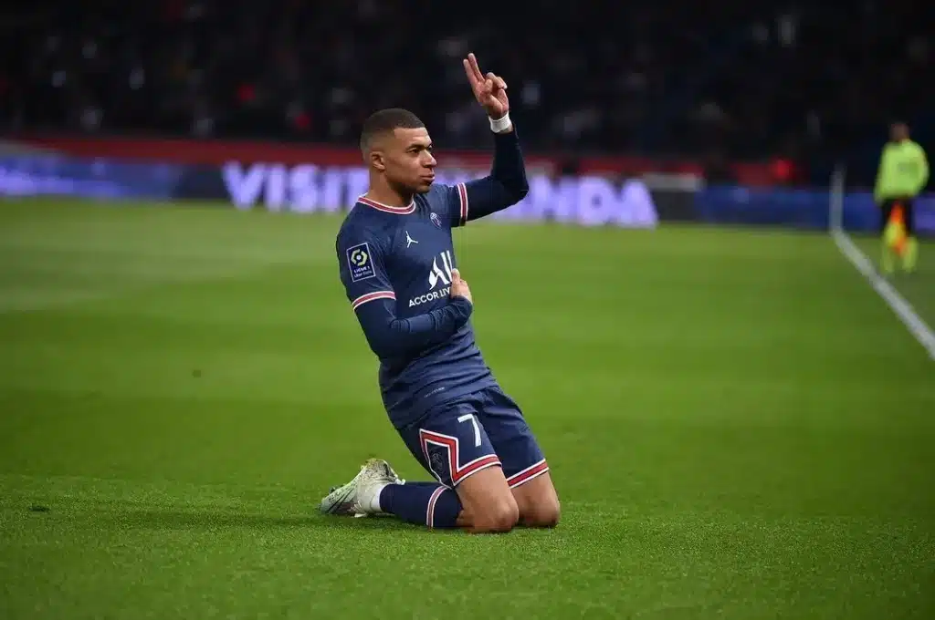 El Extertuliano De El Chiringuito Que Anuncia La Llegada De Mbappé Al Real Madrid