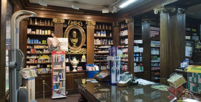 Farmacia Puerto, También En La Lista De Los Negocios Más Antiguos