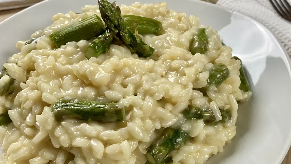 El Risotto De Espárragos Con El Que Quedarás Como Un Gourmet