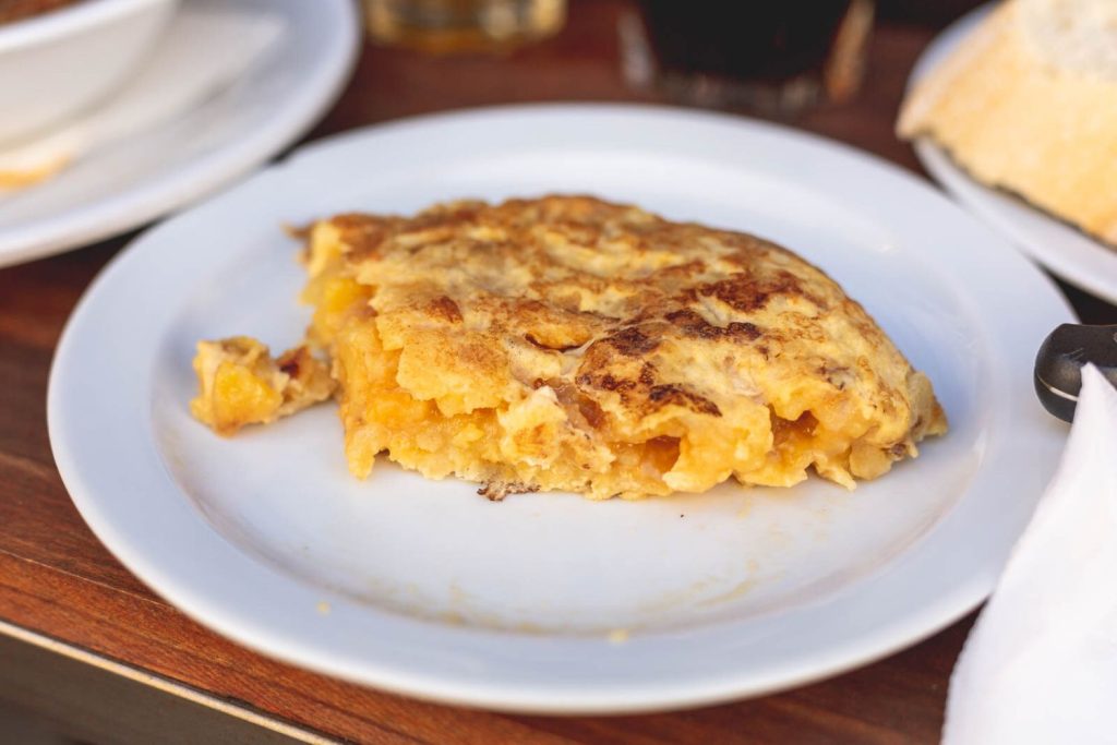 Así Es El Bar Especializado En Huevos Rotos Del Que Todo El Mundo Habla