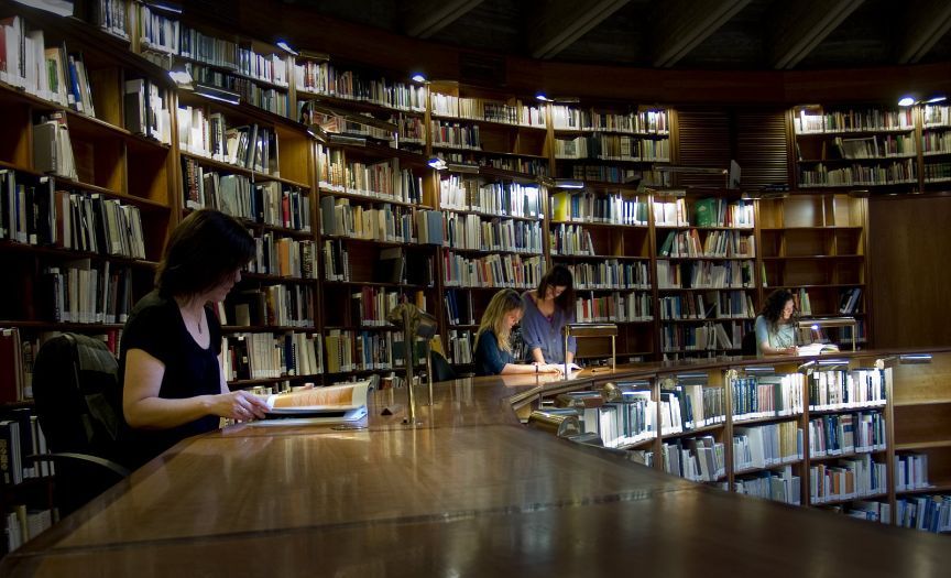 La Biblioteca Del Instituto Del Patrimonio Cultural De España