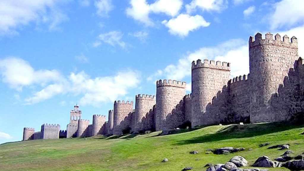 La Muralla De Ávila