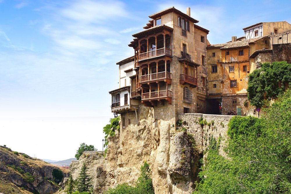 Las Casas Colgantes De Cuenca