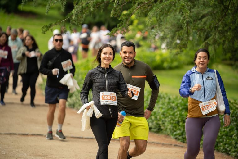 Barcelona acoge el Nationale-Nederlanden Plogging Tour "Haz Deporte por el Planeta" en Montjuïc