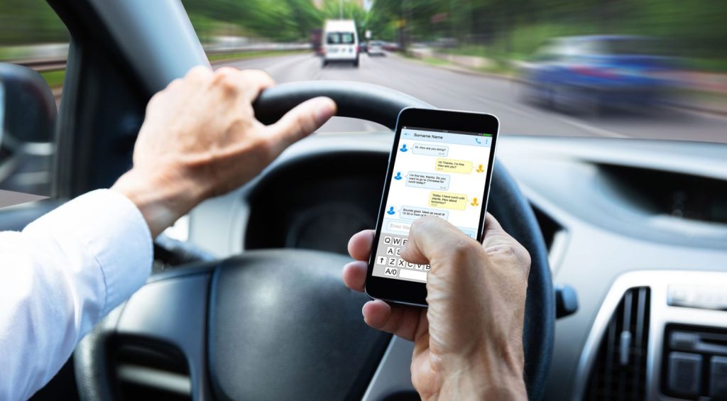 La Dgt Advierte Sobre Esta Común Distracción Al Volante