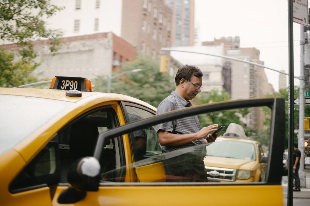 En Este Momento, La Bronca Del Taxista Comienza Sin Previo Aviso