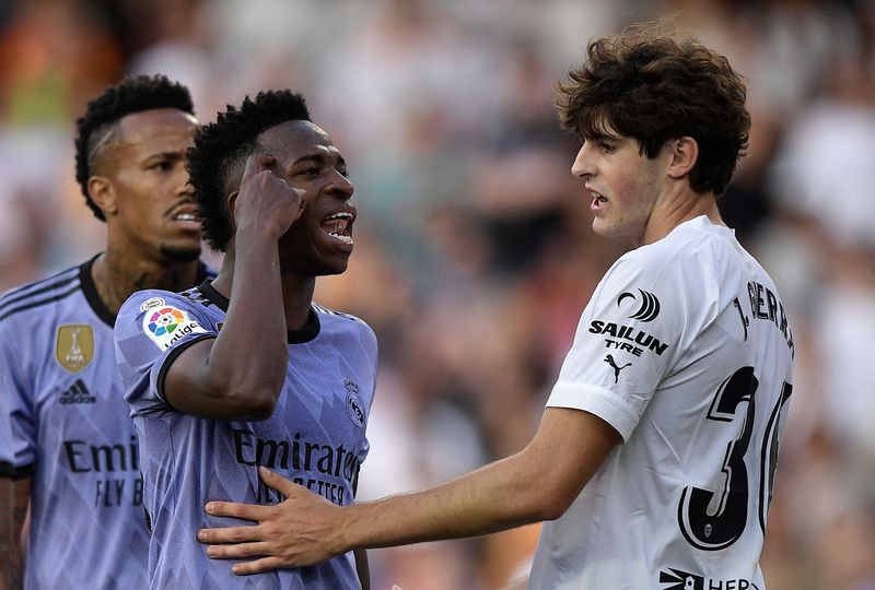 Vinícius Le Cae Encima A Laliga