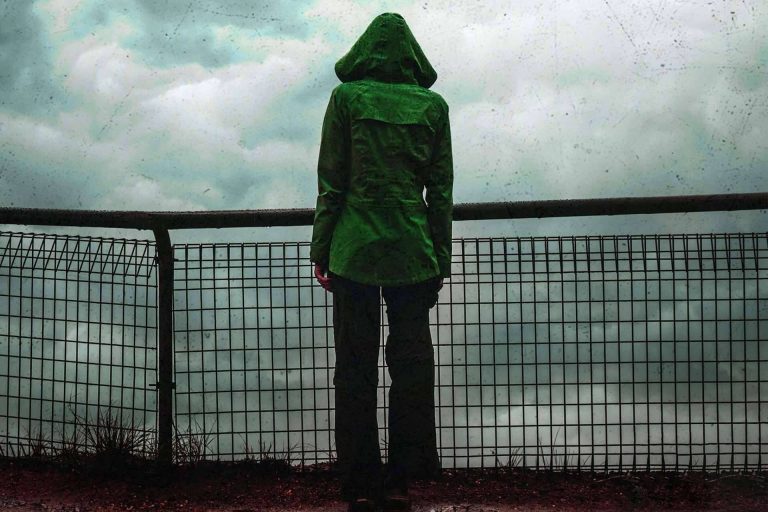 Mayte Tomás presenta el libro ‘Al otro lado del abismo’