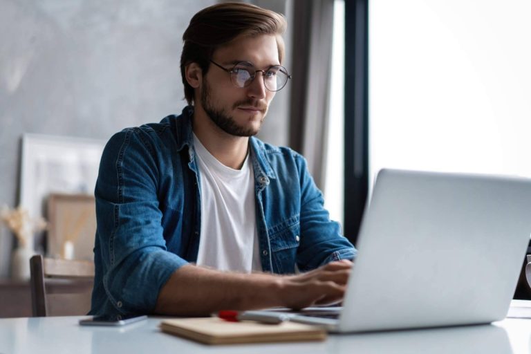 Preparación de excelencia para las oposiciones de administrativo de Estado gracias a Simplificatusopos.es