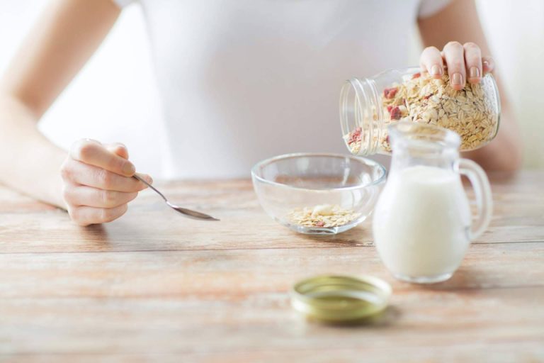 ¿Cuáles son los beneficios de la harina de avena sabor Brownie de Beverly Nutrition?