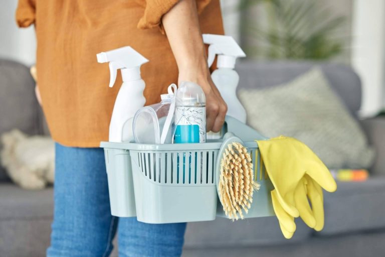 Cómo la limpieza del hogar puede beneficiar a las personas mayores