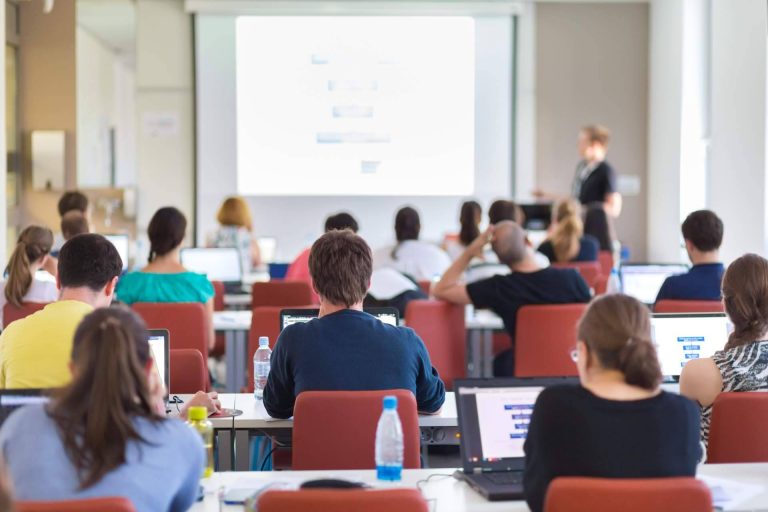 Ordenador Outlet es una opción sostenible y económica en tecnología para empresas e instituciones educativas