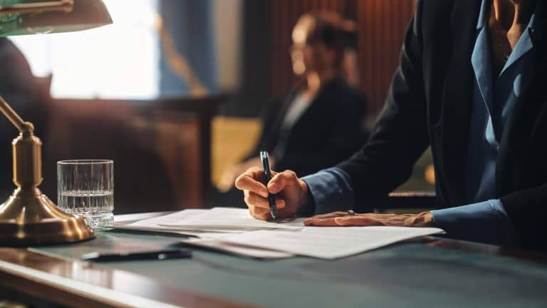 Acudir al equipo de especialistas en Derecho Penal de Abogados María Girona