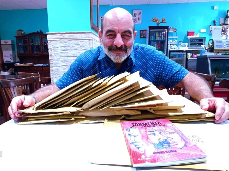 Richard Techera ha publicado la segunda edición de ‘Tormenta de sombras’, una obra transgresora que se dirige a un público de mente abierta