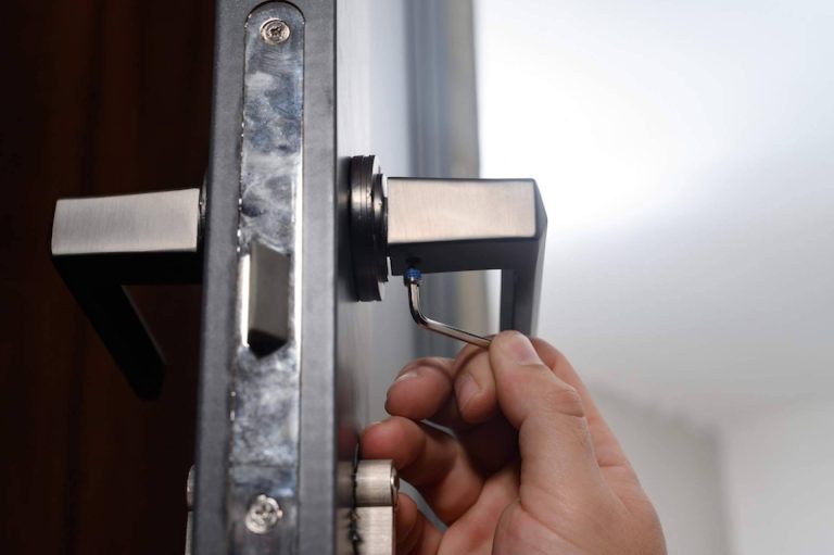 Los servicios de Cerrajeros Madrid permiten mejorar la seguridad del hogar con el cambio de cerradura