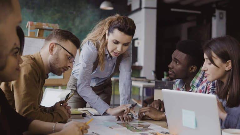 Desarrollar habilidades de liderazgo a través de la ayuda del coaching laboral