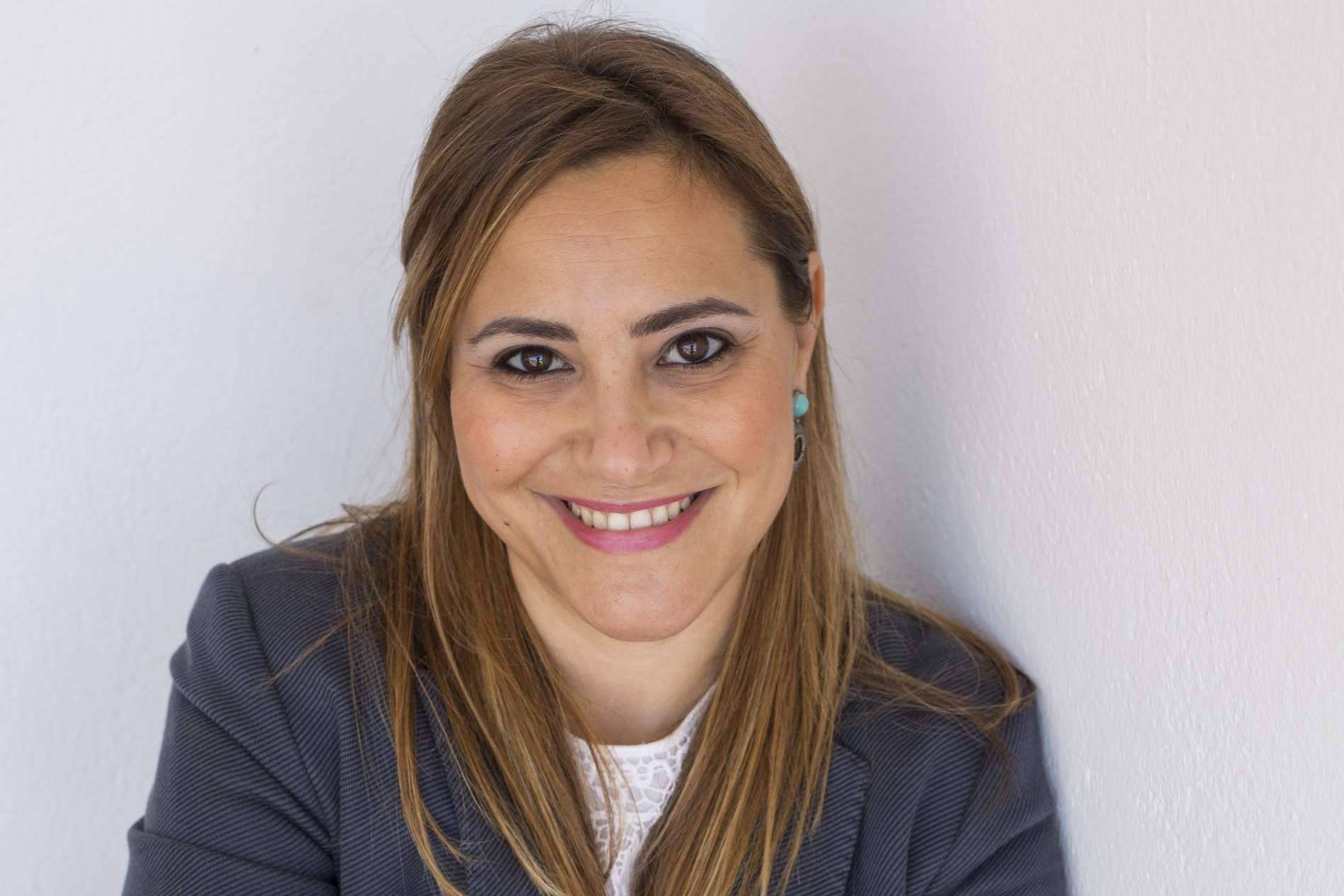 Vanessa Cabrera ayuda, mediante su formación para mujeres emprendedoras