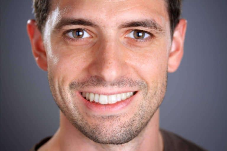 Clínica dental IMOI y sus implantes osteointegrados. Cirugía sin cortes y dientes en horas