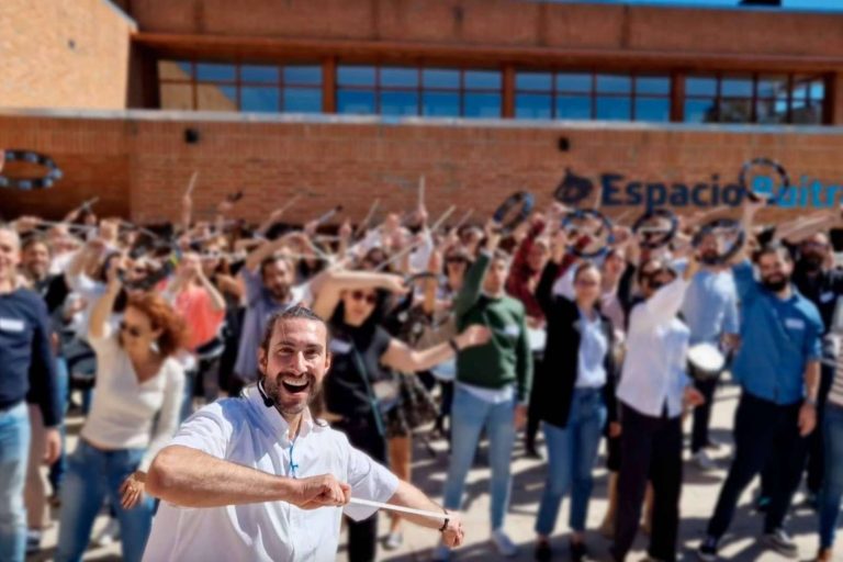 La clave para fortalecer el trabajo en equipo y mejorar el clima laboral, Team Building Percusión