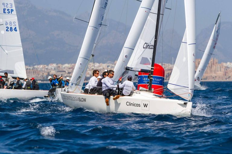 ‘Clínicas W Sailing Team’ sobresale en la Spring Mediterranean Cup de J70