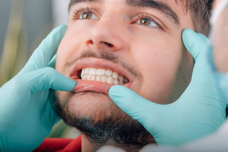 ¿Cómo tratar la enfermedad de las encías?, por Clínica Dental Agudo Rosa