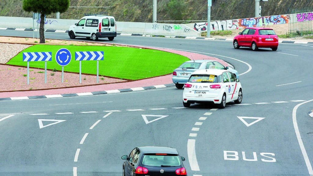 Insistimos, Según La Dgt, No Se Puede Salir De Una Rotonda Desde El Carril Interior