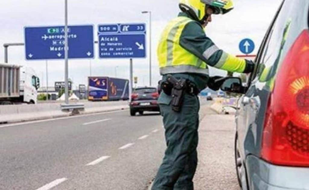 ¿Está Permitido Salir De Una Glorieta Desde Los Carriles Interiores Según La Dgt?