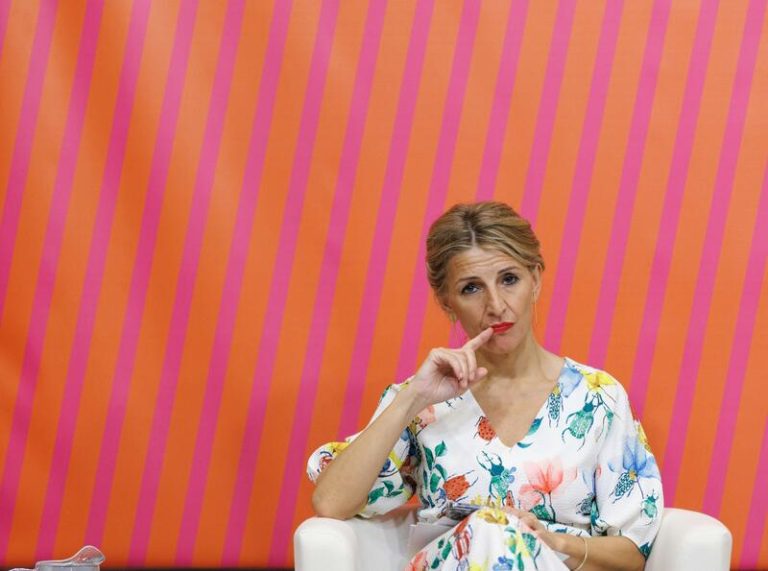 Yolanda Díaz ve «fuera de la realidad» que Sánchez busque debatir a solas con Feijóo: «El bipartidismo es el pasado»