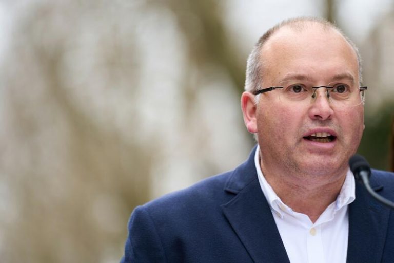 El PP exige el cese inmediato del delegado del Gobierno en Madrid tras sus palabras alabando a Bildu: «Son un disparate»