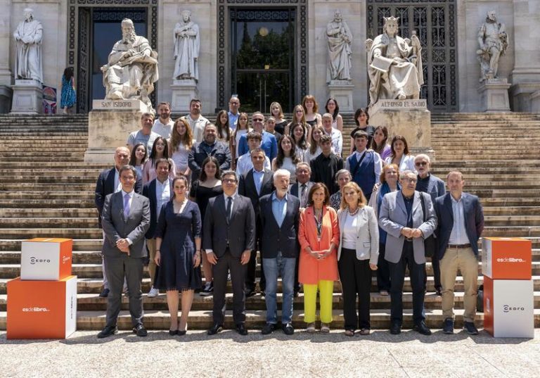 Escolares de Andalucía, Galicia, Murcia y Comunidad Valenciana, premiados por CEDRO por trabajos sobre derechos de autor