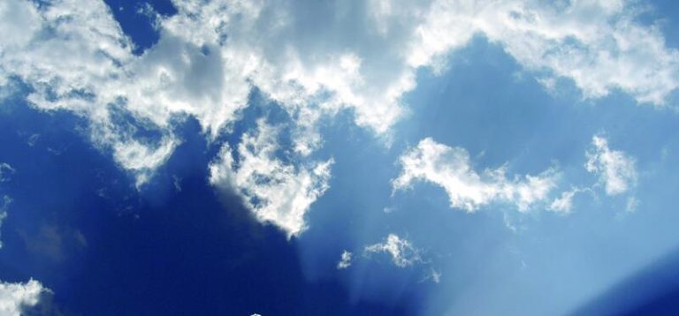 El riesgo por lluvias y tormentas se limita al extremo noreste peninsular y llegará el calor