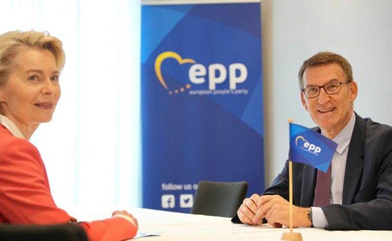 Feijóo acusa al Gobierno de usar las instituciones europeas para criticar al PP y expandir «bulos» en plena precampaña